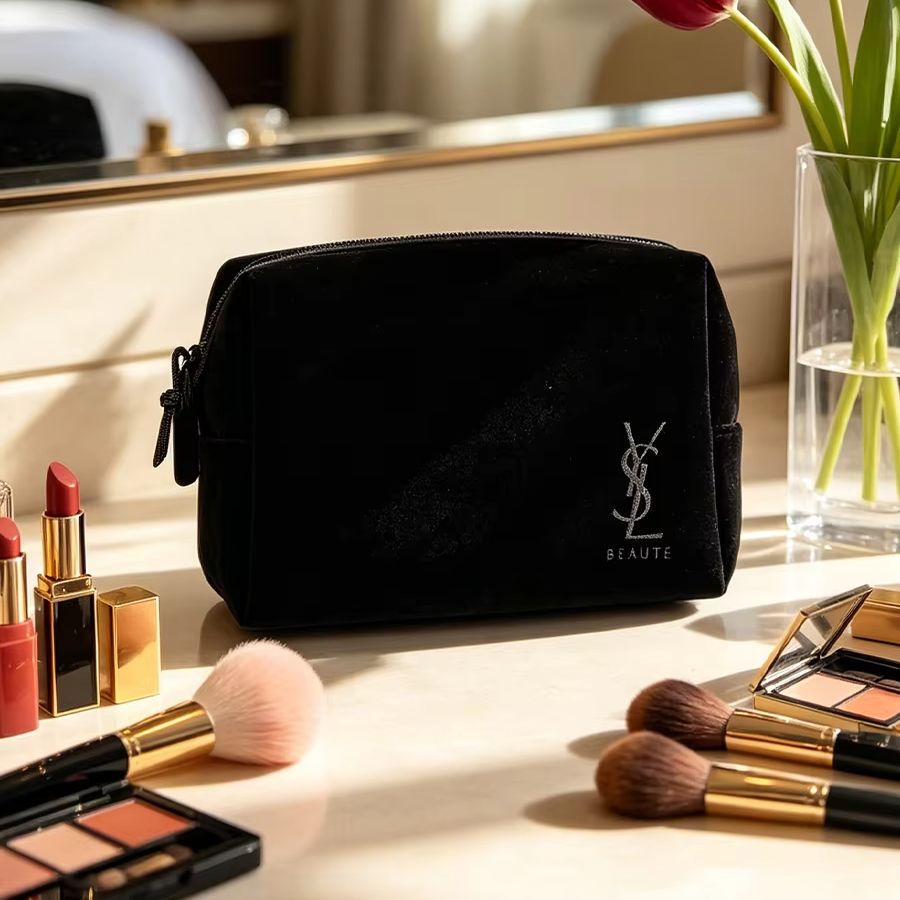 YSL’s Bag Black Printed Cosmet - огляд і ціна Ysl Beauty Makeup Bag